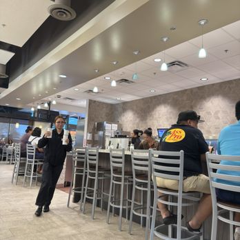 Zippy's - S. Eastern - Inside - Diners Near Me - Las Vegas, Nevada