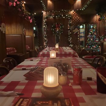 Frank's Pizzeria - Decorated for Christmas. - Pizza Near Me - Chicago, Illinois