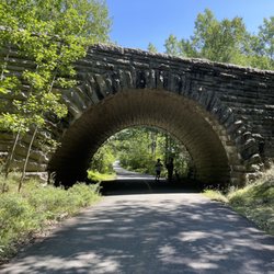 Acadia Outfitters - E-bike rental on the carriage roads
