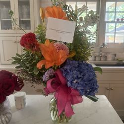 Old Louisville Flower Studio On Broadway - Gorgeous flowers!!!