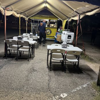 Dany Hot Dogs - A little spot set up on the side of the road off Broadway - Food Trucks Near Me - Tucson, Arizona