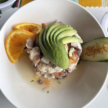 Mariscos Corona - Tostada mixta con pulpo y pescado - Mexican Near Me - Van Nuys, California