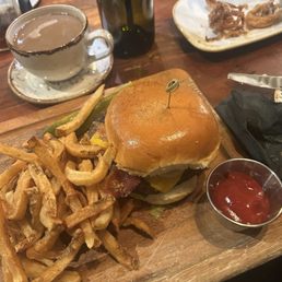 The lodge burger was great! Also, Luke was an amazing server I'll definitely come back again. The lodge burger was great! Also, Luke was an amazing server I'll definitely come back again.