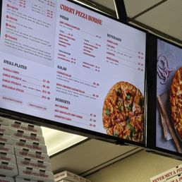 Curry house is a very delicious pizza spot in natomas. YOU must go!
