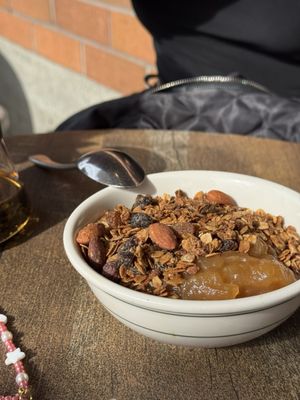 Hunnybee Bruncheonette by null