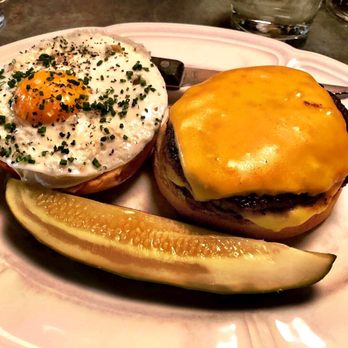 Au Cheval - Single burger with egg - Bars Near Me - Chicago, Illinois