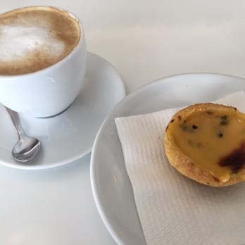 Confeitaria A Colmeia - passion fruit tart！ cool - Cafes Near Me - Ponta Delgada, 20