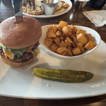 Another Broken Egg Cafe - Classic Bacon Burger - Breakfast & Brunch Near Me - Powell, Ohio