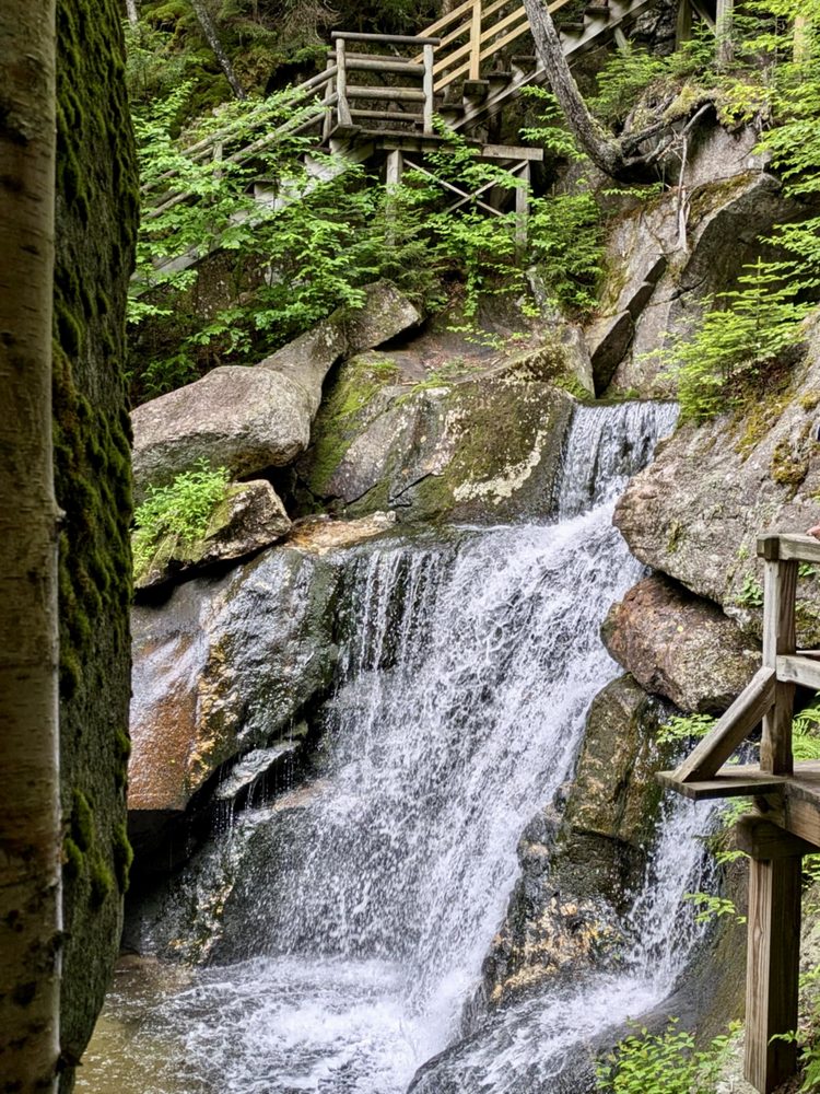Lost River Gorge Logo