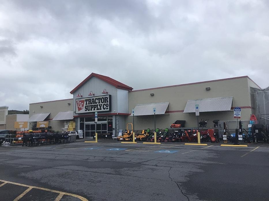 GARDEN CENTER AT TRACTOR SUPPLY 1430 S Main St, Mansfield