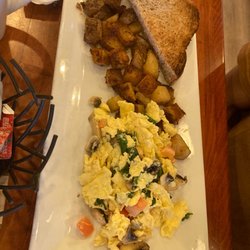 Black Cat Cafe - Veggie scramble with toast and home fries