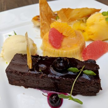 Sassafraz - Assortment of superb desserts - French Near Me - Toronto, Ontario Sassafraz - Assortment of superb desserts - French Near Me - Toronto, Ontario