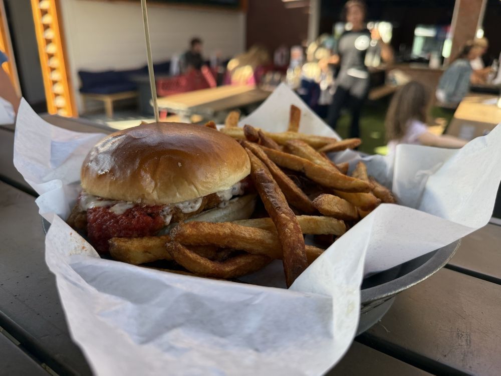 Cruisers Pizza Bar Grill