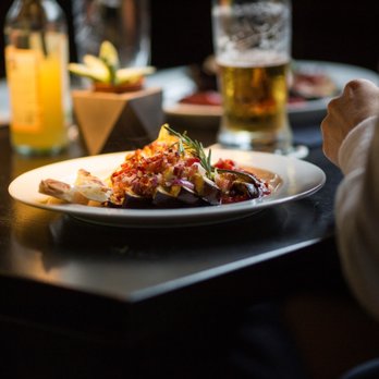 B.horn - Abendessen - Cocktail Bars Near Me - Berlin, BE