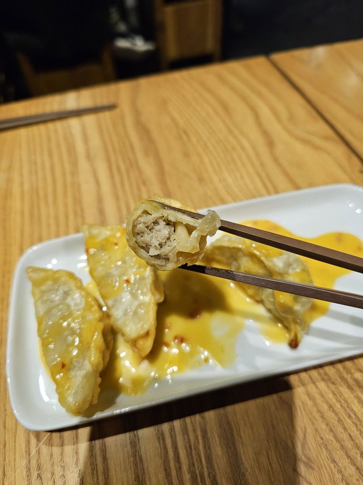 KINTON RAMEN QUEEN & SPADINA