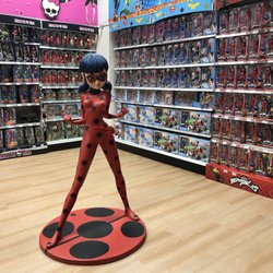 Toys R Us - I don't want to touch anything. It's to beautiful and tidy.