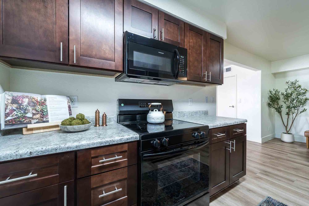 IMT Desert Palm Village - property management company in Tempe, AZ