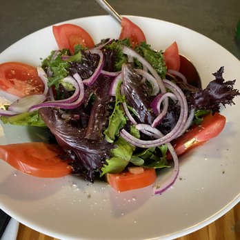 Grapes & Bites - Mixed green salad for only $4 euros! - Wine Bars Near Me - Lisbon, 11 Grapes & Bites - Mixed green salad for only $4 euros! - Wine Bars Near Me - Lisbon, 11