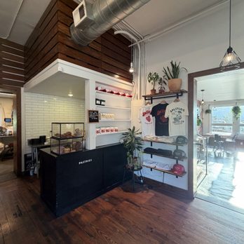 Splitlog Coffee Company - Interior showing merch - Coffee & Tea Near Me - Kansas City, Kansas Splitlog Coffee Company - Interior showing merch - Coffee & Tea Near Me - Kansas City, Kansas