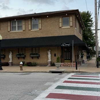 Dominic's Restaurant - Outside - Italian Near Me - Saint Louis, Missouri