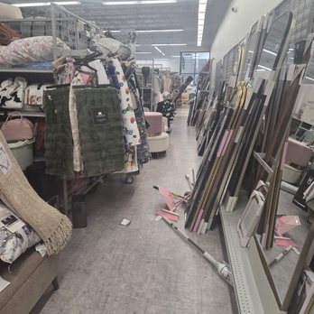 Burlington - Large pieces of art left out on the floor. End caps overflowing with mixed items. - Department Stores Near Me - Auburn, Washington Burlington - Large pieces of art left out on the floor. End caps overflowing with mixed items. - Department Stores Near Me - Auburn, Washington