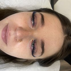 Lacey's Lashes - Black and blue volume fill