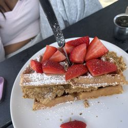 Cosmos Restaurant - Chicken & waffles