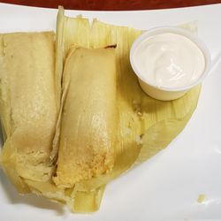 Delicias De El Salvador - Tamales De Elote Con Crema. Yum!