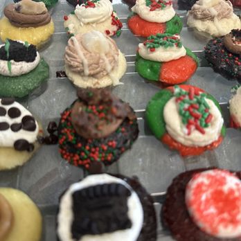 Baked by Melissa - Bakeries Near Me - New York, New York