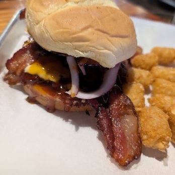 Buford's Pub - Burgers Near Me - Sadorus, Illinois