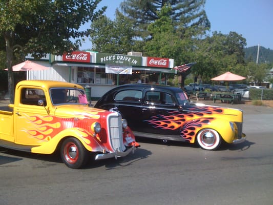 Pick's Drive-In by null