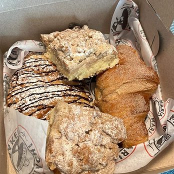 Mariachi Bakery - Coffee cake, chocolate croissant, and churro croissant. - Bakeries Near Me - Downey, California Mariachi Bakery - Coffee cake, chocolate croissant, and churro croissant. - Bakeries Near Me - Downey, California