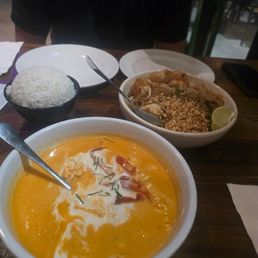 Chicken Panang comes with rice and Shrimp Pad Thai Chicken Panang comes with rice and Shrimp Pad Thai
