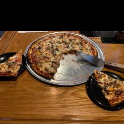Bob McCullough's Pub & Billiards - Sausage, yellow pepper (what?! Lol), mushroom pizza