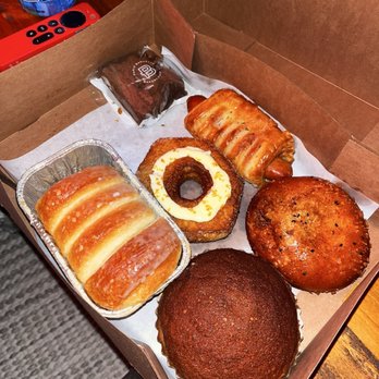Paris Baguette - Curry Croquette, Tiramisu Tart, Smoked Sausage Bread, Decadent Chocolate Brownie - Bakeries Near Me - San Francisco, California