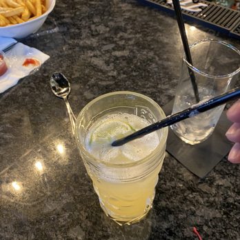 Minnie's Detroit - No garnishes :/ - American Near Me - Detroit, Michigan