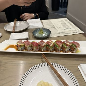 Akami Sushi - Lemon roll - Sushi Bars Near Me - Arcadia, California