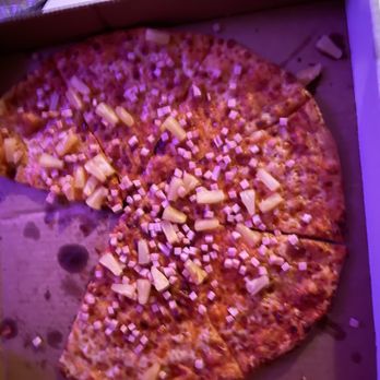 Stoner's Pizza Joint - Southside - The second Hawaiian pizza that appeared to just have toppings thrown on top after pizza was cooked. - Salad Near Me - Jacksonville, Florida Stoner's Pizza Joint - Southside - The second Hawaiian pizza that appeared to just have toppings thrown on top after pizza was cooked. - Salad Near Me - Jacksonville, Florida