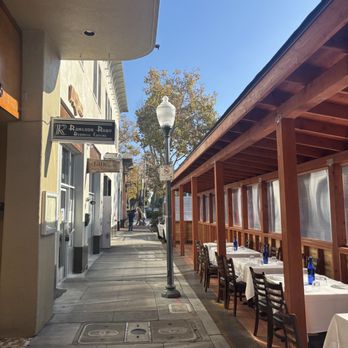 Rangoon Ruby - View of outside parklet - Asian Fusion Near Me - Palo Alto, California