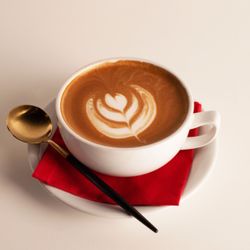 Top Hat Coffee Lounge - Latte
