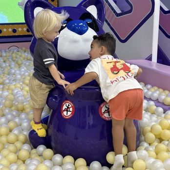 FunZy Indoor Playground - Such a cute lil moment - Indoor Playcenter Near Me - Santa Clarita, California