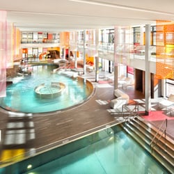 Asia Spa Leoben - Asia Spa Leoben: Beckenlandschaft im Poolsbereich