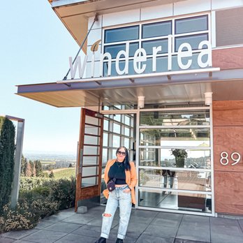 Winderlea Vineyard & Winery - Wine Tasting Room Near Me - Dundee, Oregon Winderlea Vineyard & Winery - Wine Tasting Room Near Me - Dundee, Oregon