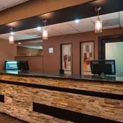 Best Western Yuma Mall Hotel & Suites - Front Desk