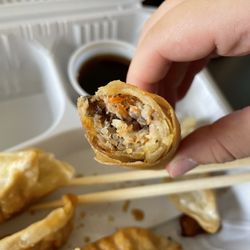 99 Fast Food - 1 Piece Vietnamese Egg Roll (inside)