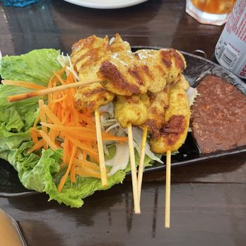 Saoha Khao Soi Thai Cuisine - Chicken satay - Thai Near Me - Los Angeles, California