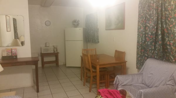 Richard's Motel Studios by null
