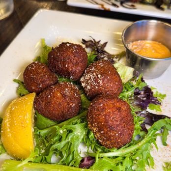 Melt Kitchen and Bar - New American Near Me - Greensboro, North Carolina