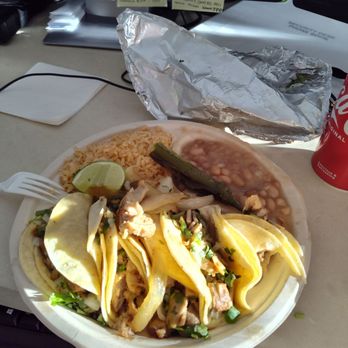 El Chavo Taqueria - 5 taco combo: carnitas and buche - Food Trucks Near Me - Boise, Idaho