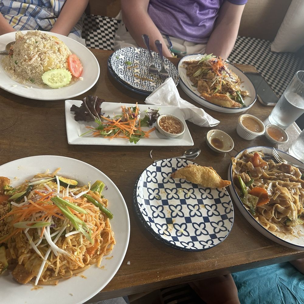 Thai Princess - Pineapple Fried Rice, Pad Thai Noodle, Pad Thai Curry Noodle, and Drunken Noodle. - Thai Near Me - Okemos, Michigan